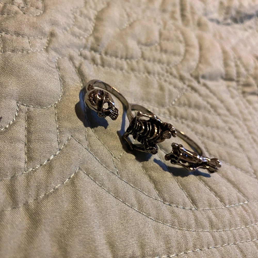 Skeleton knuckle ring - Picture 3 of 4